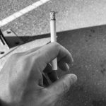 タバコがインプラント治療に及ぼす影響